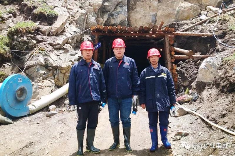 集團(tuán)副總張海濤蒞臨興海銅鑫生產(chǎn)一線(xiàn)指導(dǎo)工作